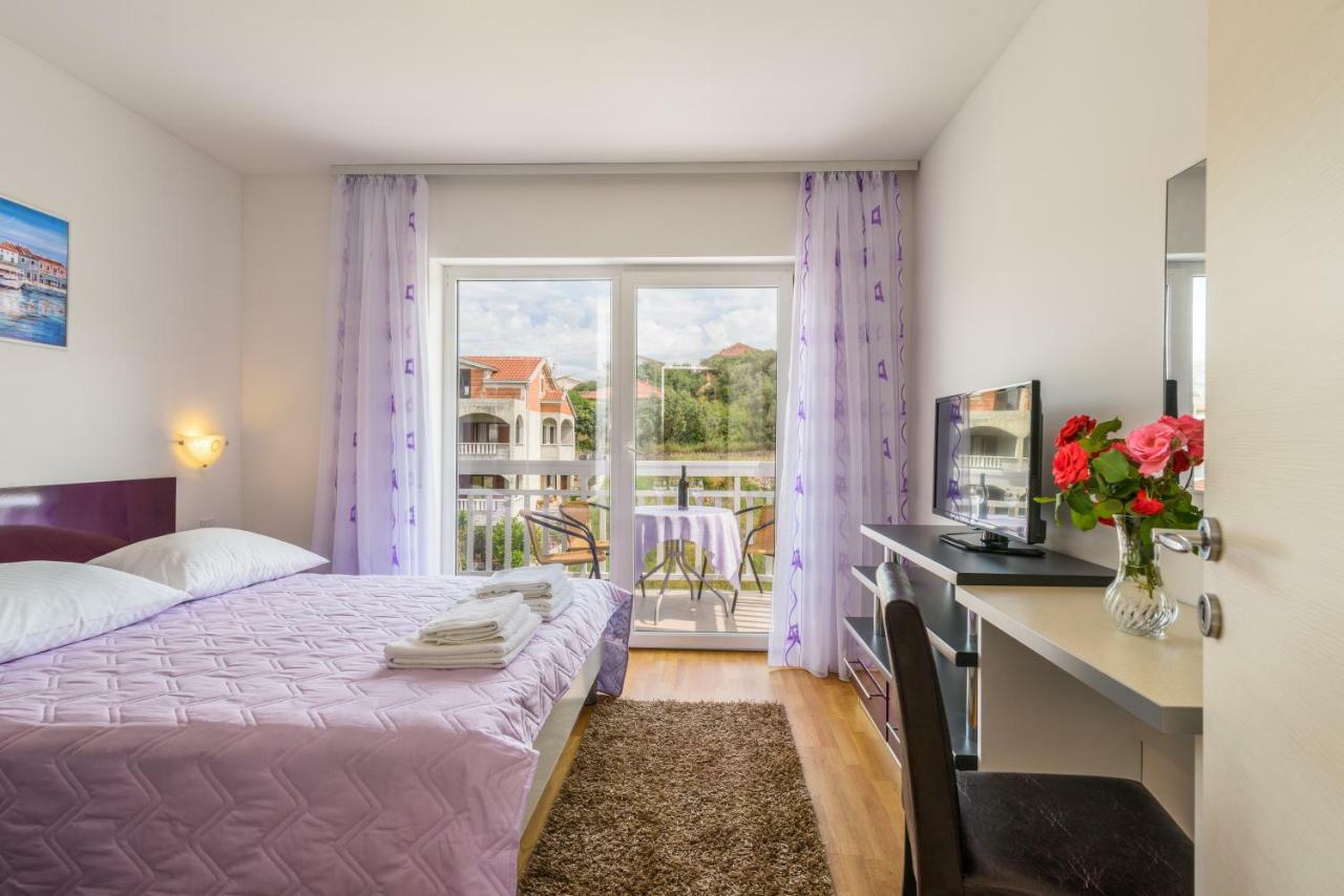 Apartments Mijo Trogir Exterior photo
