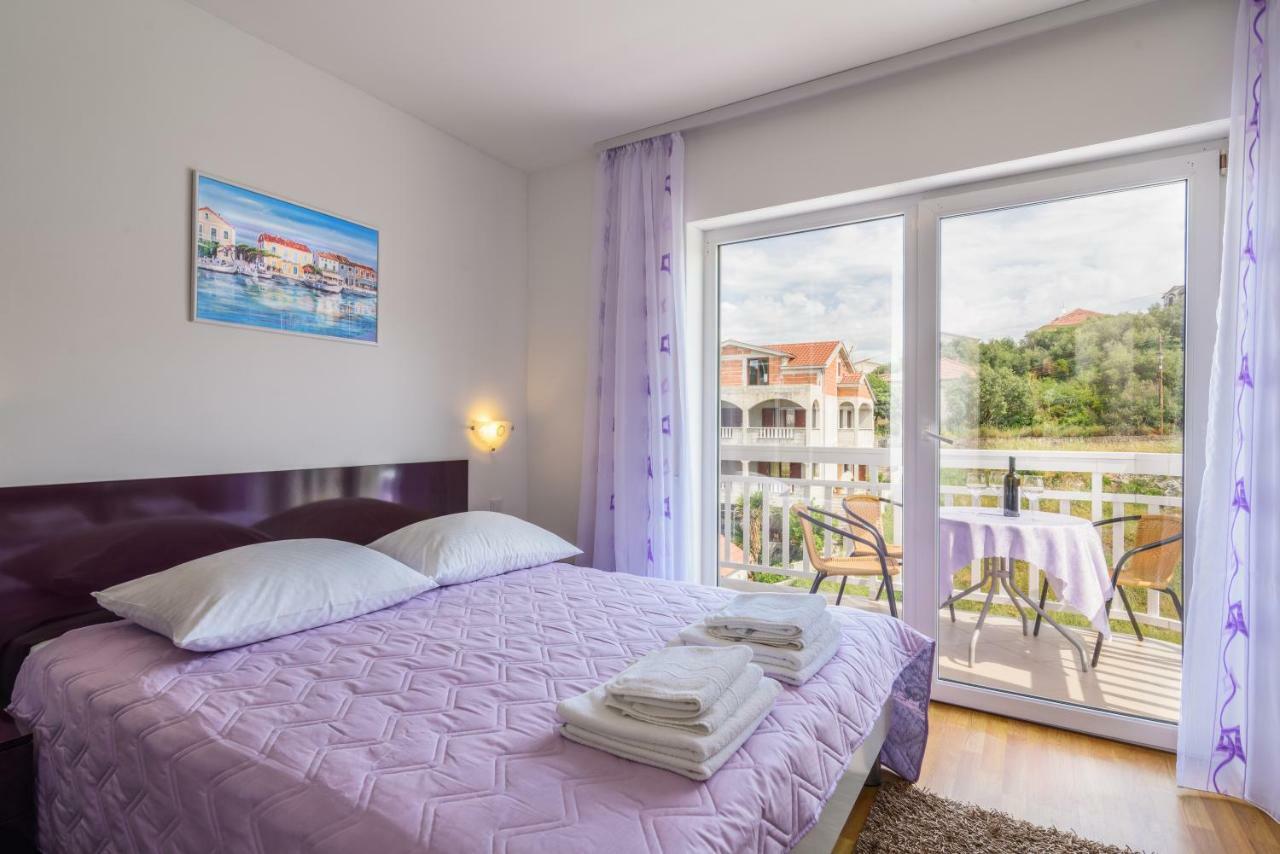 Apartments Mijo Trogir Exterior photo