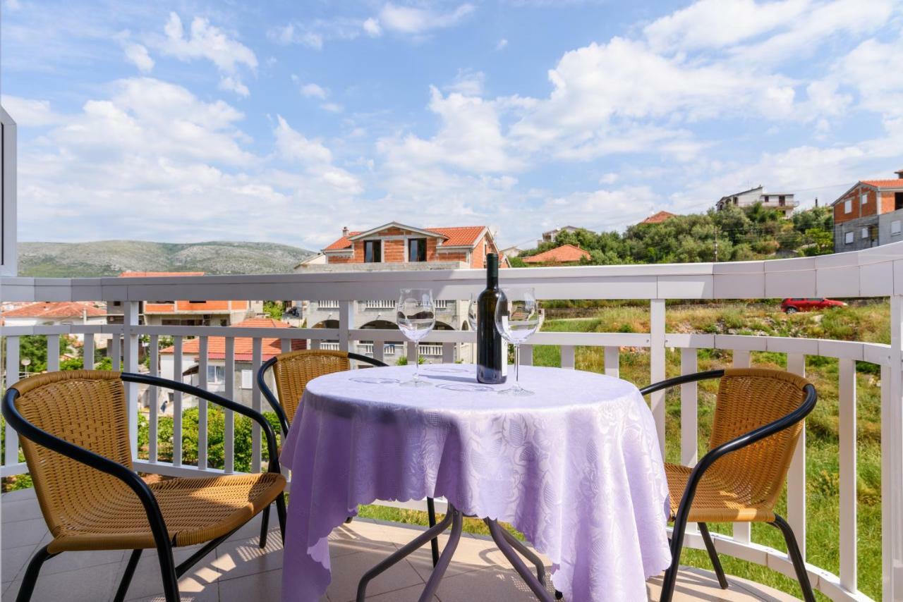 Apartments Mijo Trogir Exterior photo