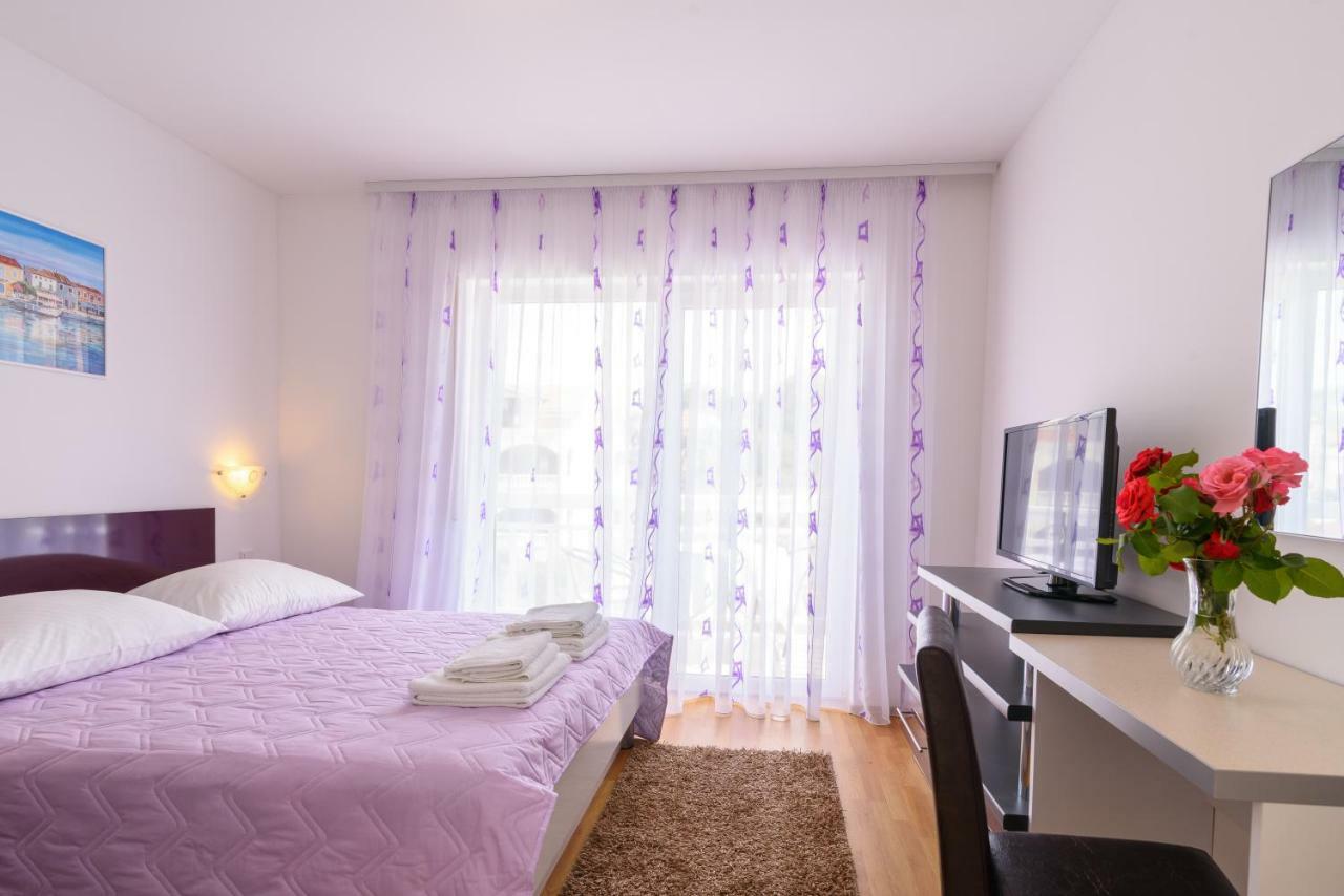 Apartments Mijo Trogir Exterior photo